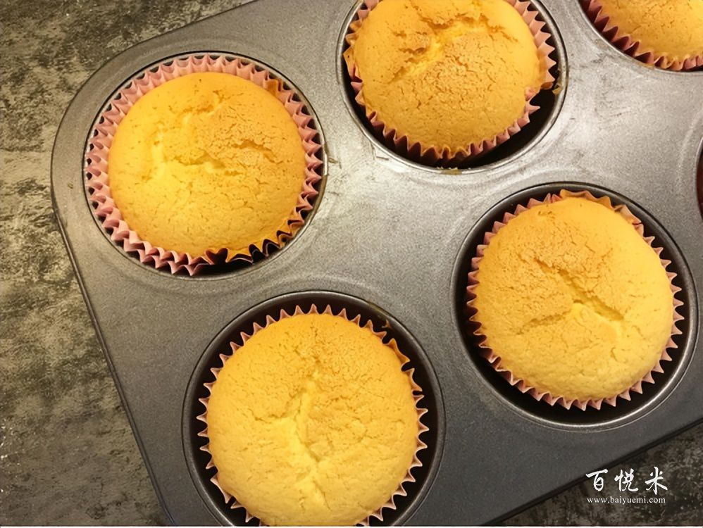 有簡(jiǎn)單又好看的紙杯奶油小蛋糕，聚會(huì)必備